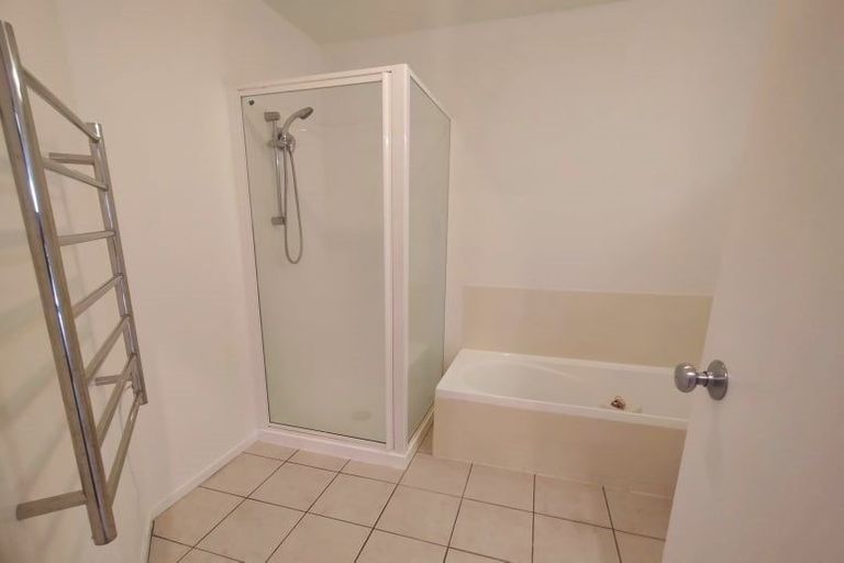 Photo of property in 10/42 Fields Parade, Oteha, Auckland, 0632