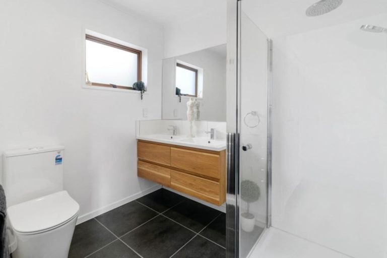 Photo of property in 10 Waitawa Place, Lynmore, Rotorua, 3010