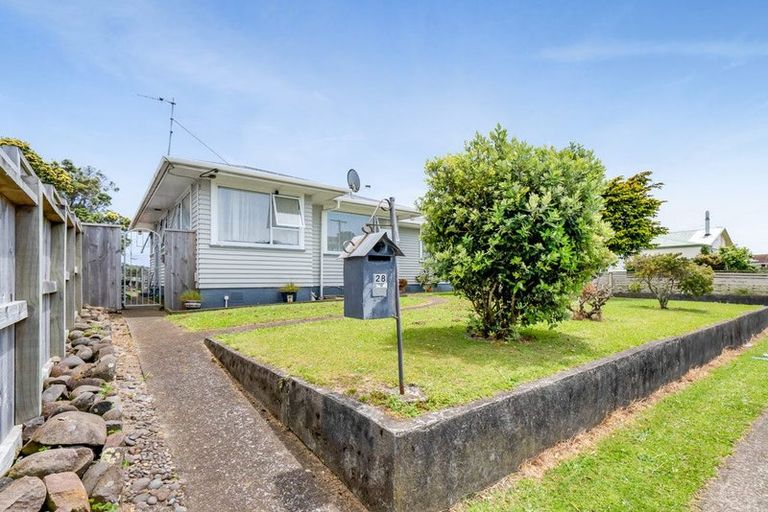 Photo of property in 28 Belair Avenue, Blagdon, New Plymouth, 4310