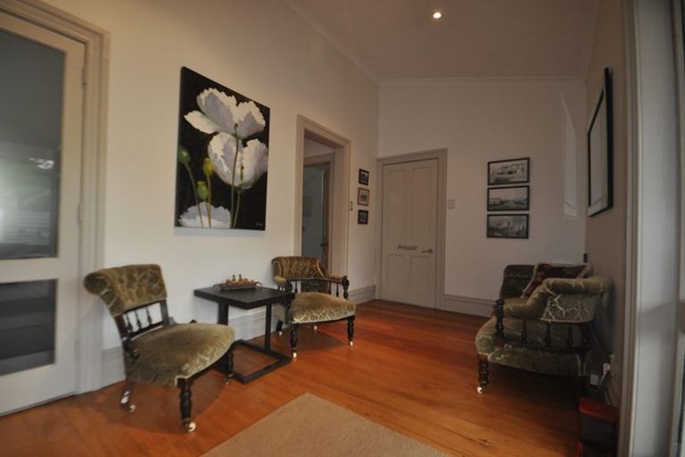 Photo of property in 32 Carrington Street, New Plymouth, 4310