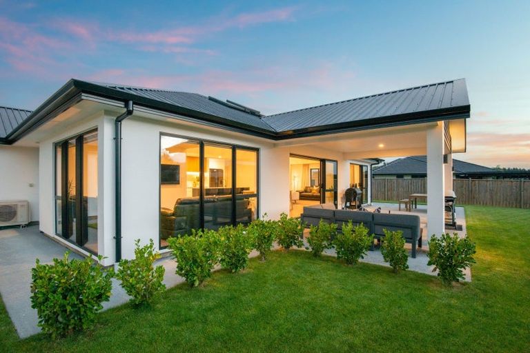 Photo of property in 13 Rodeo Place, Outram, 9019