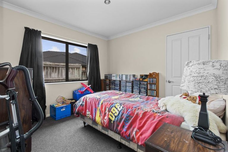 Photo of property in 24 Roderick Place, Rototuna, Hamilton, 3210