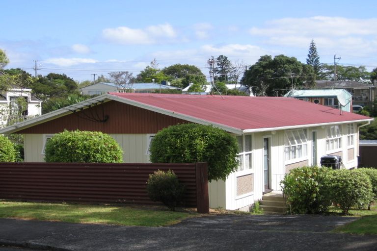 Photo of property in 27 Drome View Place, Beach Haven, Auckland, 0626