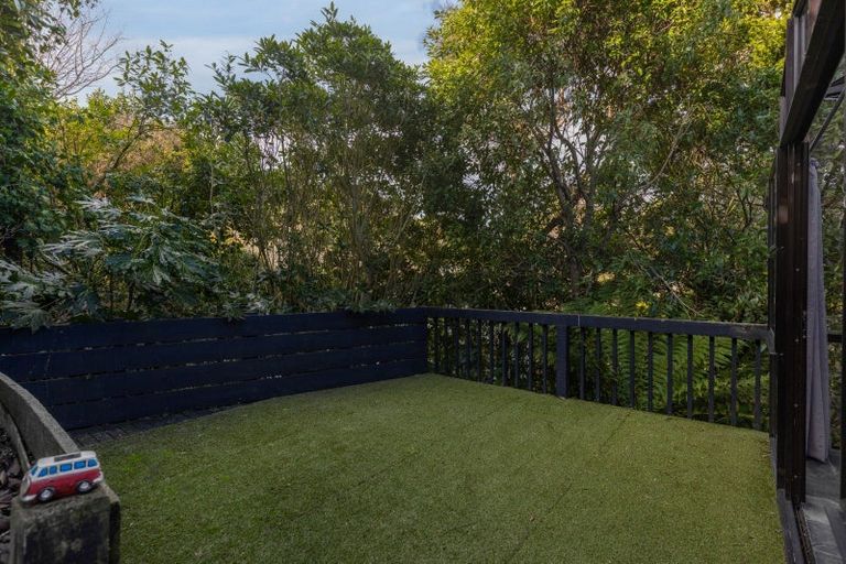 Photo of property in 25 Solander Place, Whitby, Porirua, 5024