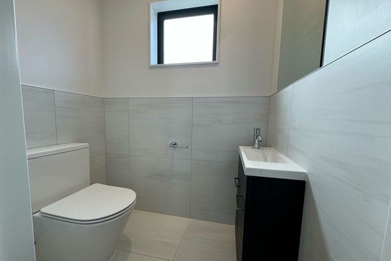 Photo of property in 40c Knightsbridge Drive, Forrest Hill, Auckland, 0620