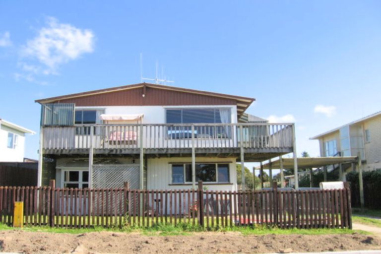Photo of property in 94 Karewa Parade, Papamoa Beach, Papamoa, 3118