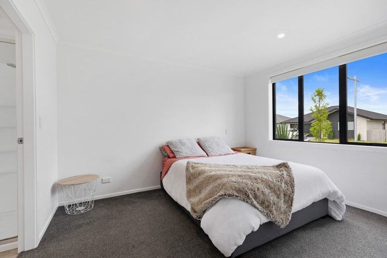 Photo of property in 24 Furlong Road, Papamoa, 3118