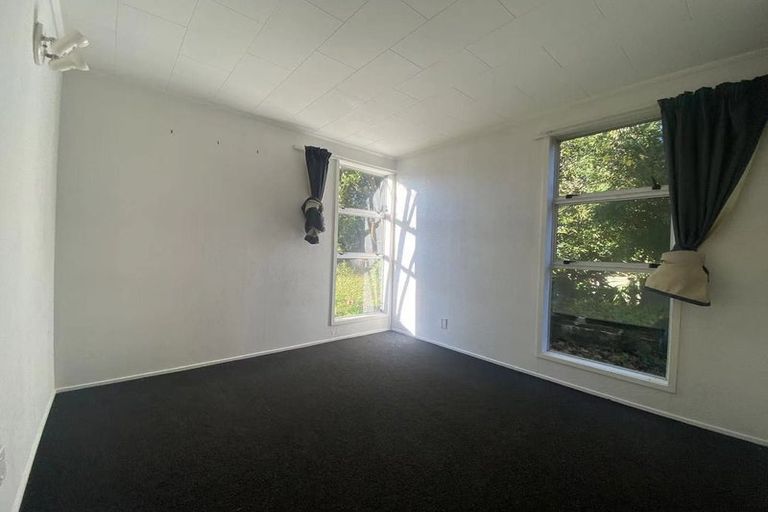 Photo of property in 11 Idyll Place, Northcross, Auckland, 0632