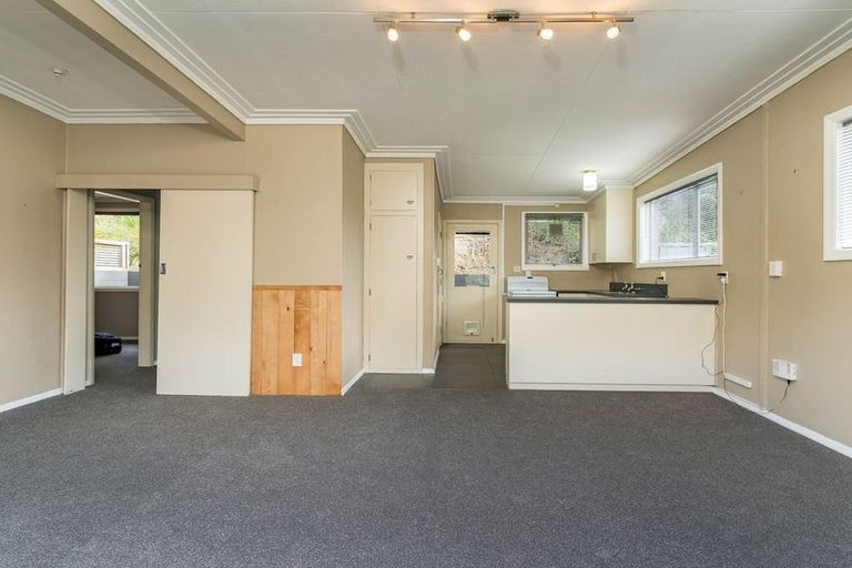 Photo of property in 186 Kaikorai Valley Road, Bradford, Dunedin, 9011