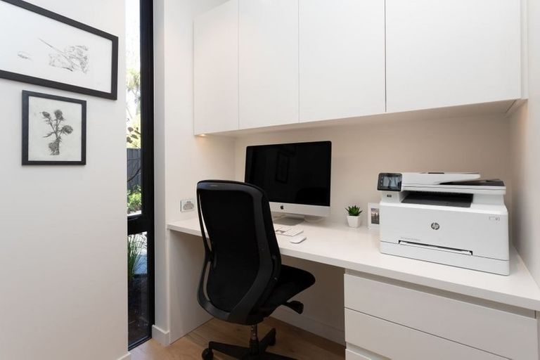 Photo of property in 18 Roa Road, Fendalton, Christchurch, 8041