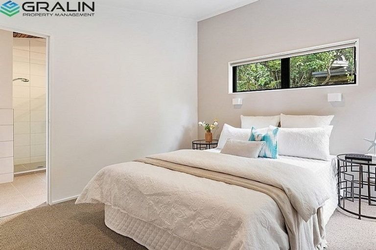 Photo of property in 52 Takahe Road, Titirangi, Auckland, 0604