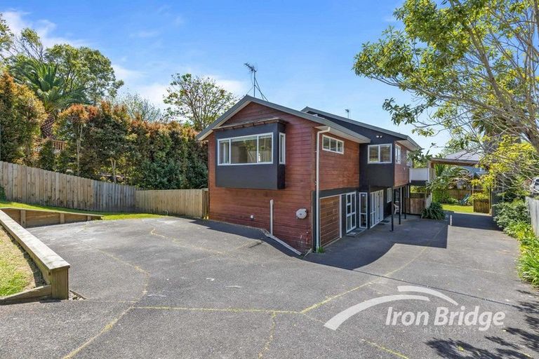 Photo of property in 46 Tauhinu Road, Greenhithe, Auckland, 0632