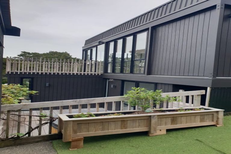 Photo of property in 33 Durness Place, Red Beach, 0932