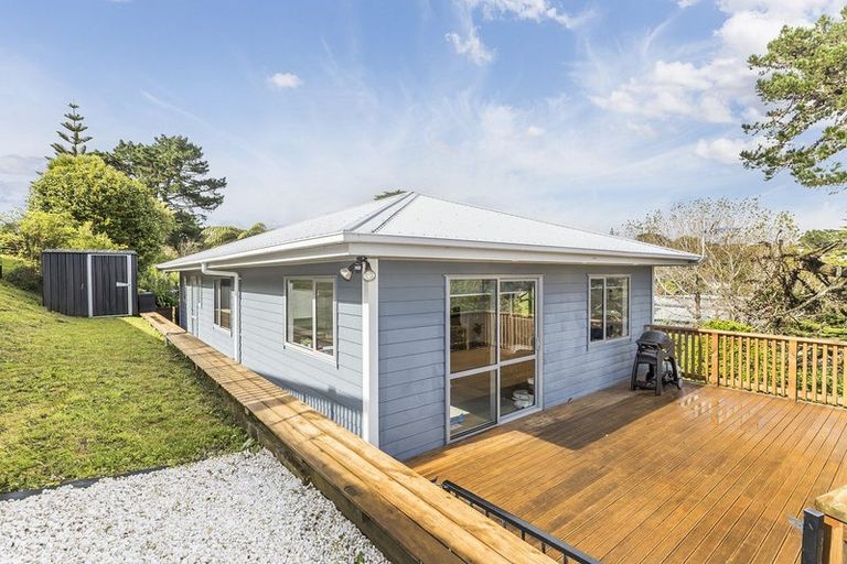 Photo of property in 17a Gloucester Street, Cannons Creek, Porirua, 5024