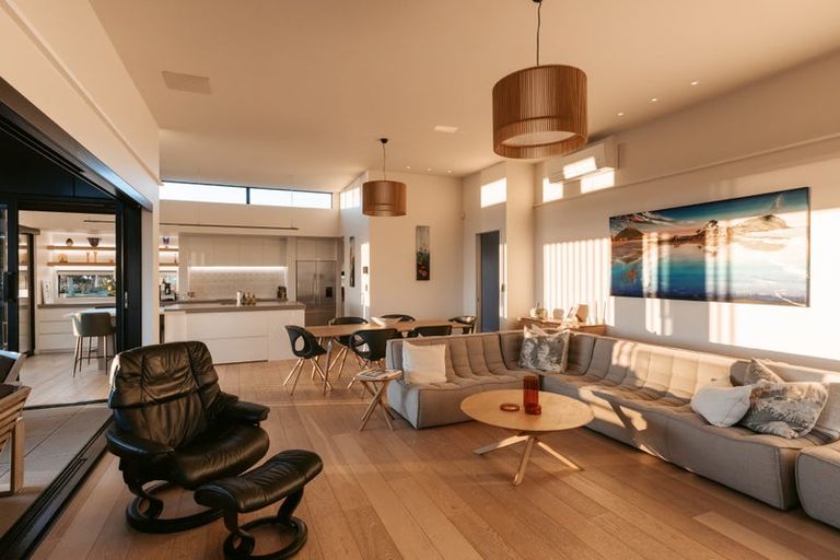 Photo of property in 87 Marine Parade, Mount Maunganui, 3116