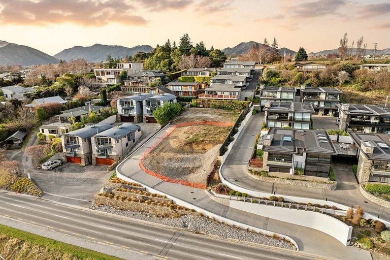 Photo of property in 137 Lakeside Road, Wanaka, 9305