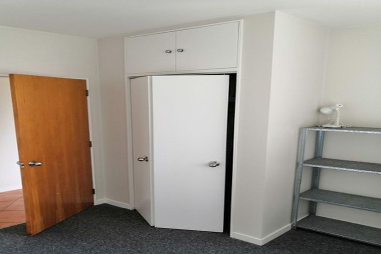 Photo of property in Terrace Tower Apartments, 10e/126 The Terrace, Wellington Central, Wellington, 6011