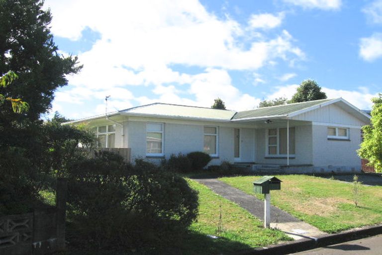 Photo of property in 9 Maoribank Grove, Brown Owl, Upper Hutt, 5018