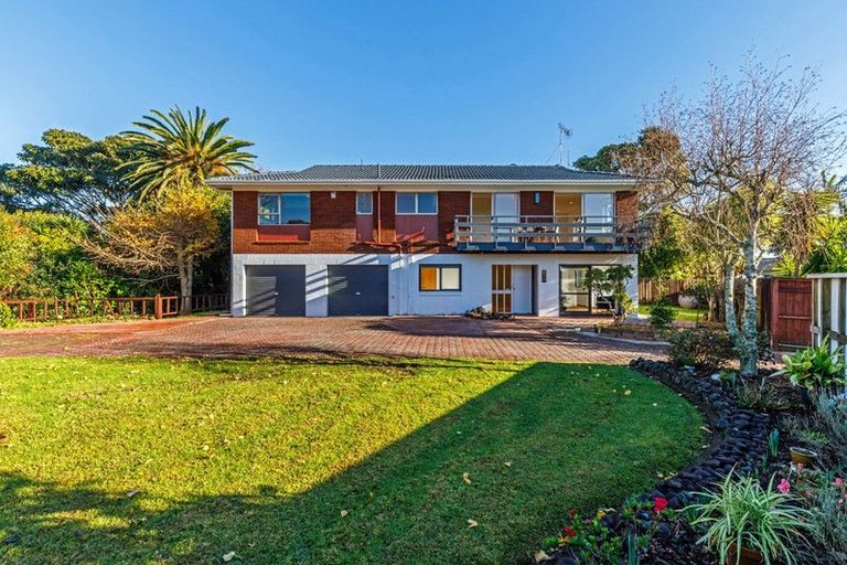Photo of property in 13 Tarahanga Street, Northcote, Auckland, 0627