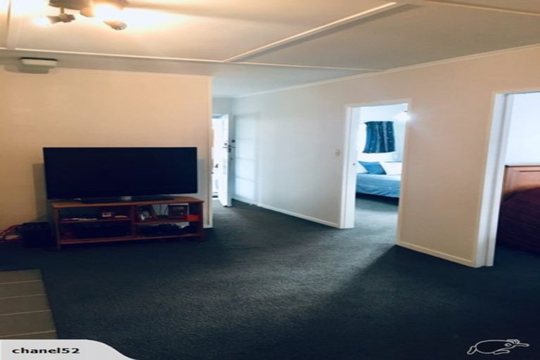 Photo of property in 2/27 Salem Place, Torbay, Auckland, 0630