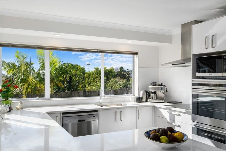 Photo of property in 14 Kerlin Crescent, West Harbour, Auckland, 0618