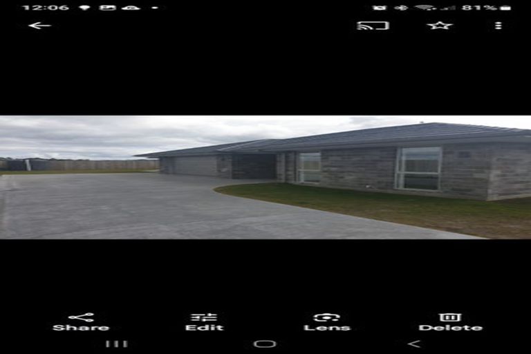 Photo of property in 30 Kaurinui Crescent, One Tree Point, 0118