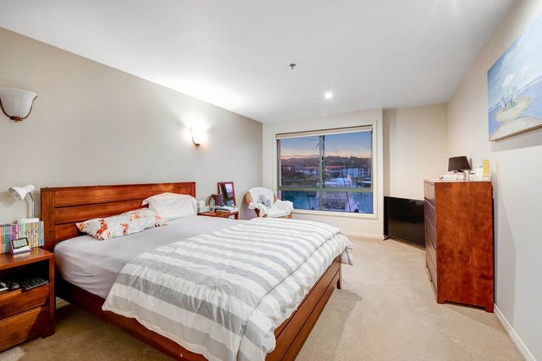 Photo of property in 80 Harbour Village Drive, Gulf Harbour, Whangaparaoa, 0930
