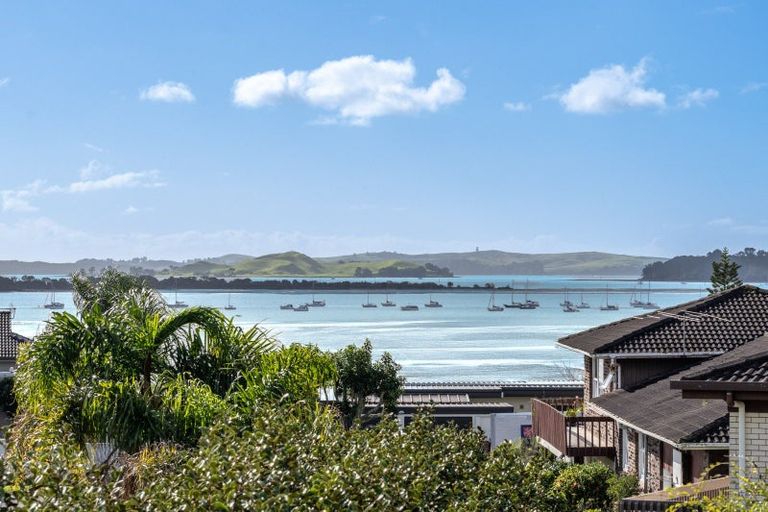 Photo of property in 8 Fielding Crescent, Farm Cove, Auckland, 2012