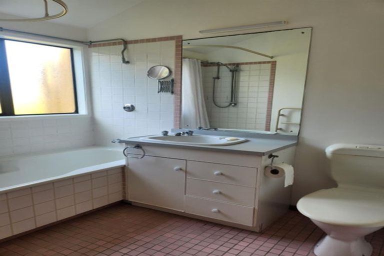 Photo of property in 99a Lake Road, Belmont, Auckland, 0622