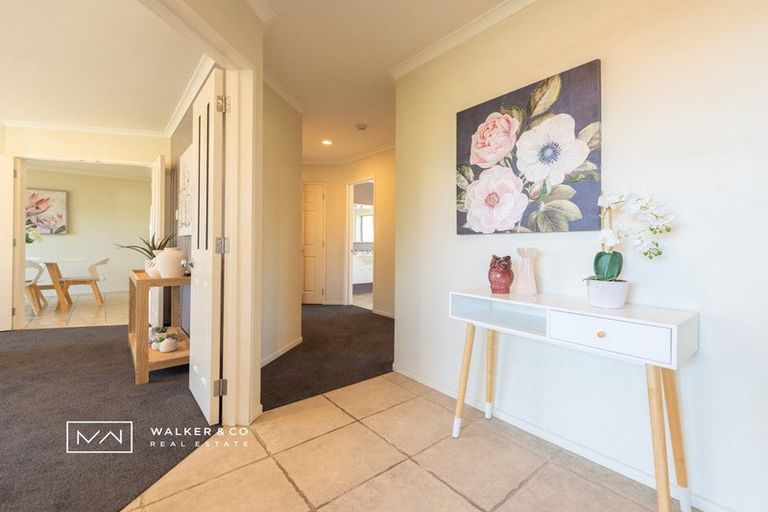 Photo of property in 2 Tuhua Lane, Brown Owl, Upper Hutt, 5018