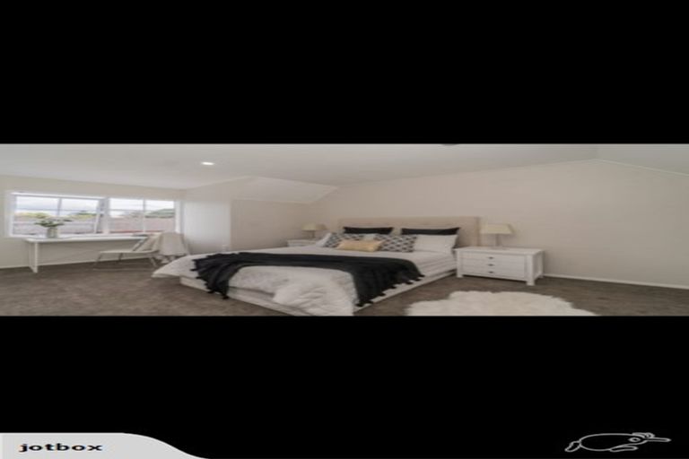 Photo of property in 67 Botany Road, Botany Downs, Auckland, 2010