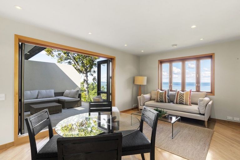 Photo of property in 104 Kauri Road, Laingholm, Auckland, 0604