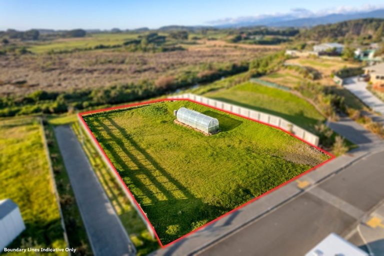 Photo of property in 15 Seagrass Place, Otaki Beach, Otaki, 5512