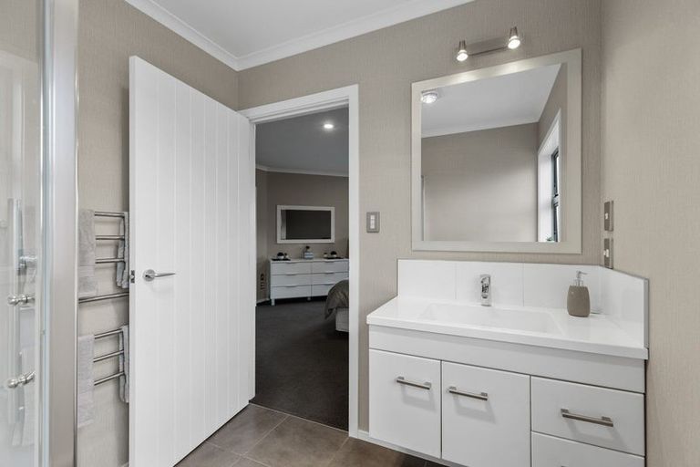 Photo of property in 62 Rosalie Terrace, Kelvin Grove, Palmerston North, 4414