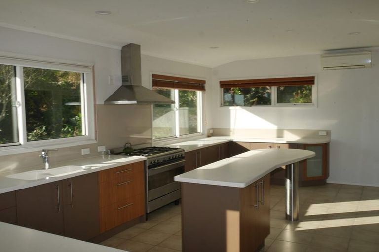 Photo of property in 13 Groves Road, Raumati Beach, Paraparaumu, 5032