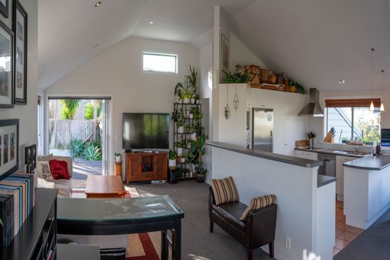 Photo of property in 4a Richards Avenue, Forrest Hill, Auckland, 0620