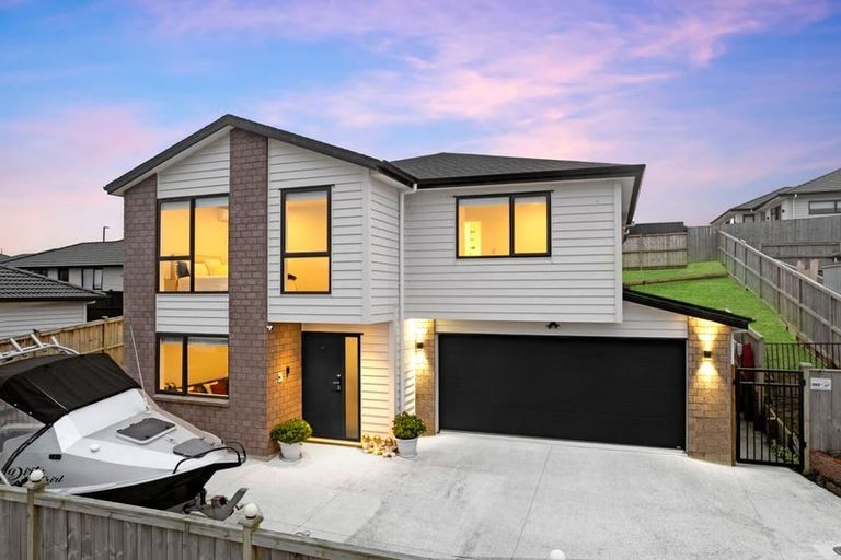 Photo of property in 32 Leathem Crescent, Pokeno, 2402