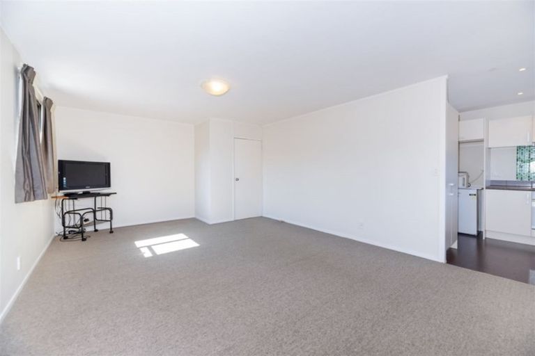 Photo of property in 2/11 Akehurst Avenue, New Lynn, Auckland, 0600