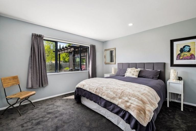 Photo of property in 17 Kings Drive, Wanaka, 9305