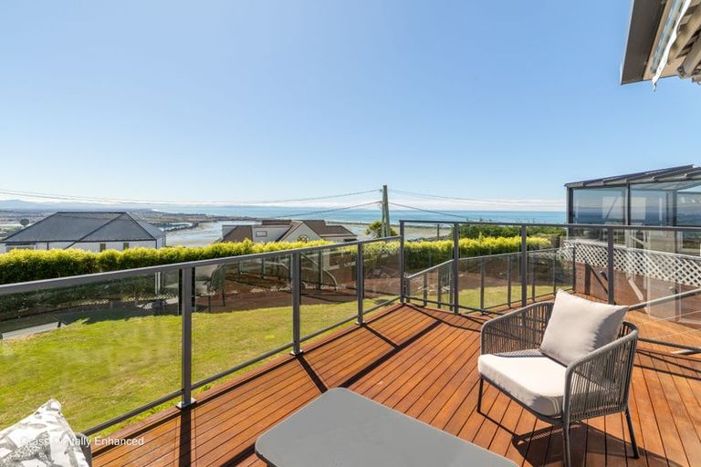Photo of property in 12 Belleview Terrace, Mount Pleasant, Christchurch, 8081