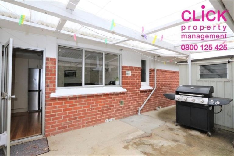 Photo of property in 2a Church Hill Road, Green Island, Dunedin, 9018