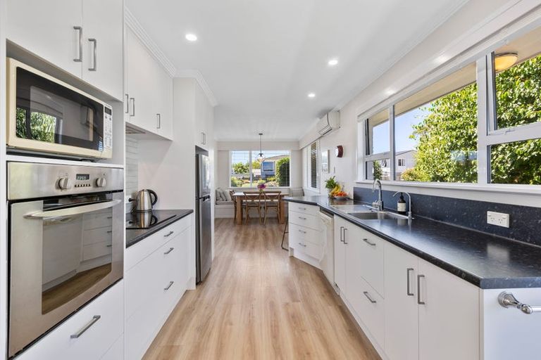 Photo of property in 46 Nevada Drive, Merrilands, New Plymouth, 4312