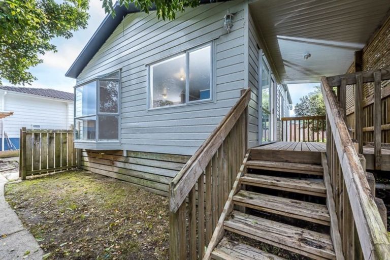 Photo of property in 8 Karepo Crescent, Ranui, Auckland, 0612