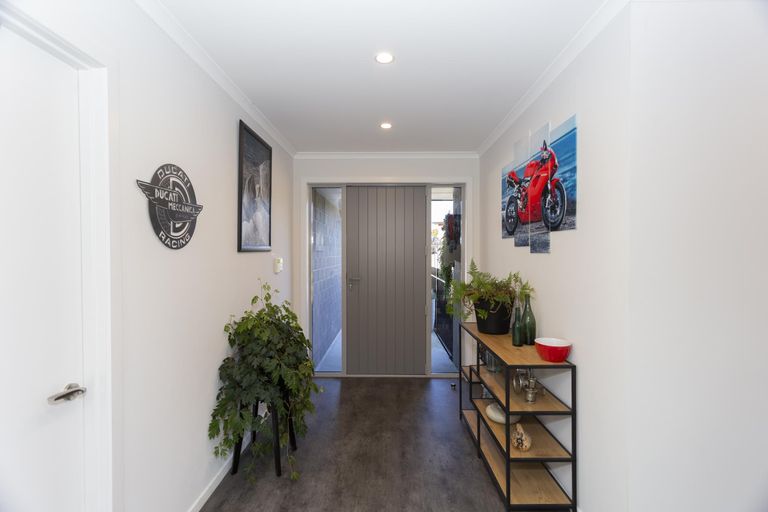 Photo of property in 32 Blue Stone Drive, Waiareka Junction, Oamaru, 9401