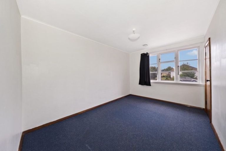 Photo of property in 2/45 Dickson Crescent, Hornby, Christchurch, 8042