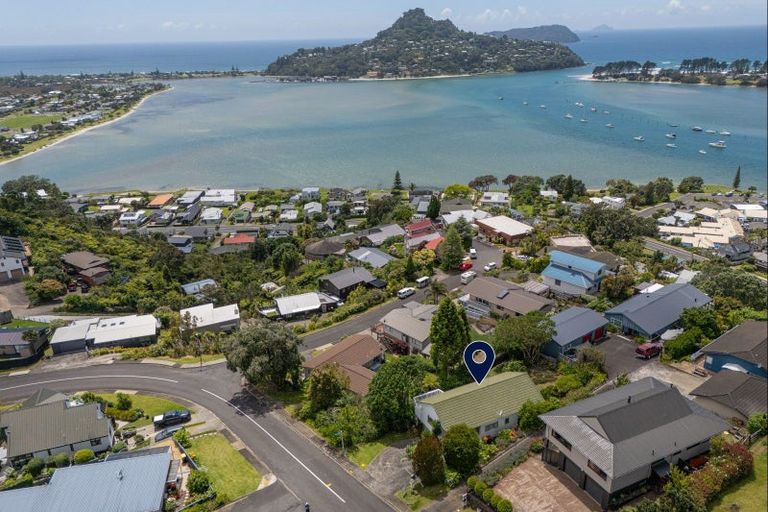 Photo of property in 2 Tairua Heights, Tairua, 3508