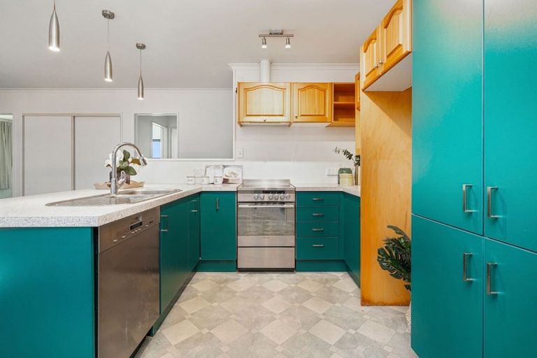 Photo of property in 11 Castlewold Place, Huntington, Hamilton, 3210