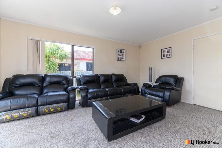 Photo of property in 2/190 Te Irirangi Drive, Flat Bush, Auckland, 2019