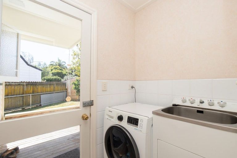 Photo of property in 11 Darlington Street, Ngatea, 3503