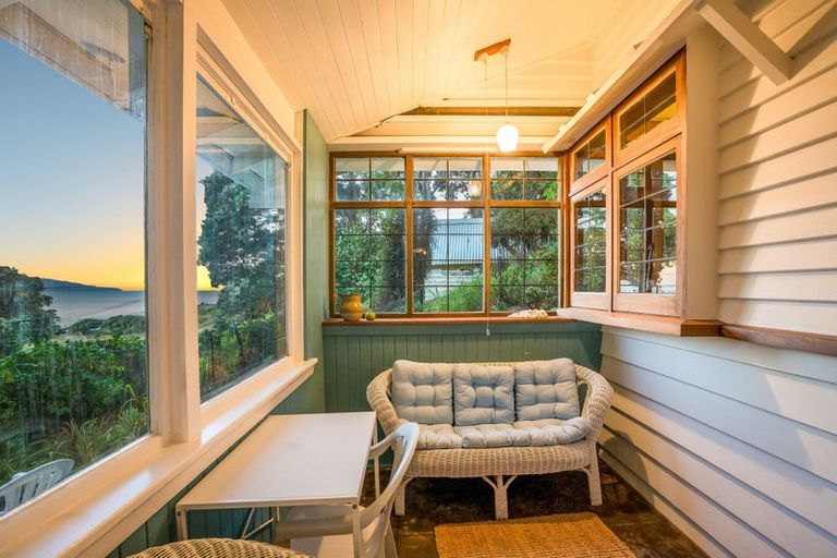 Photo of property in 15 Pingau Street, Paekakariki, 5034